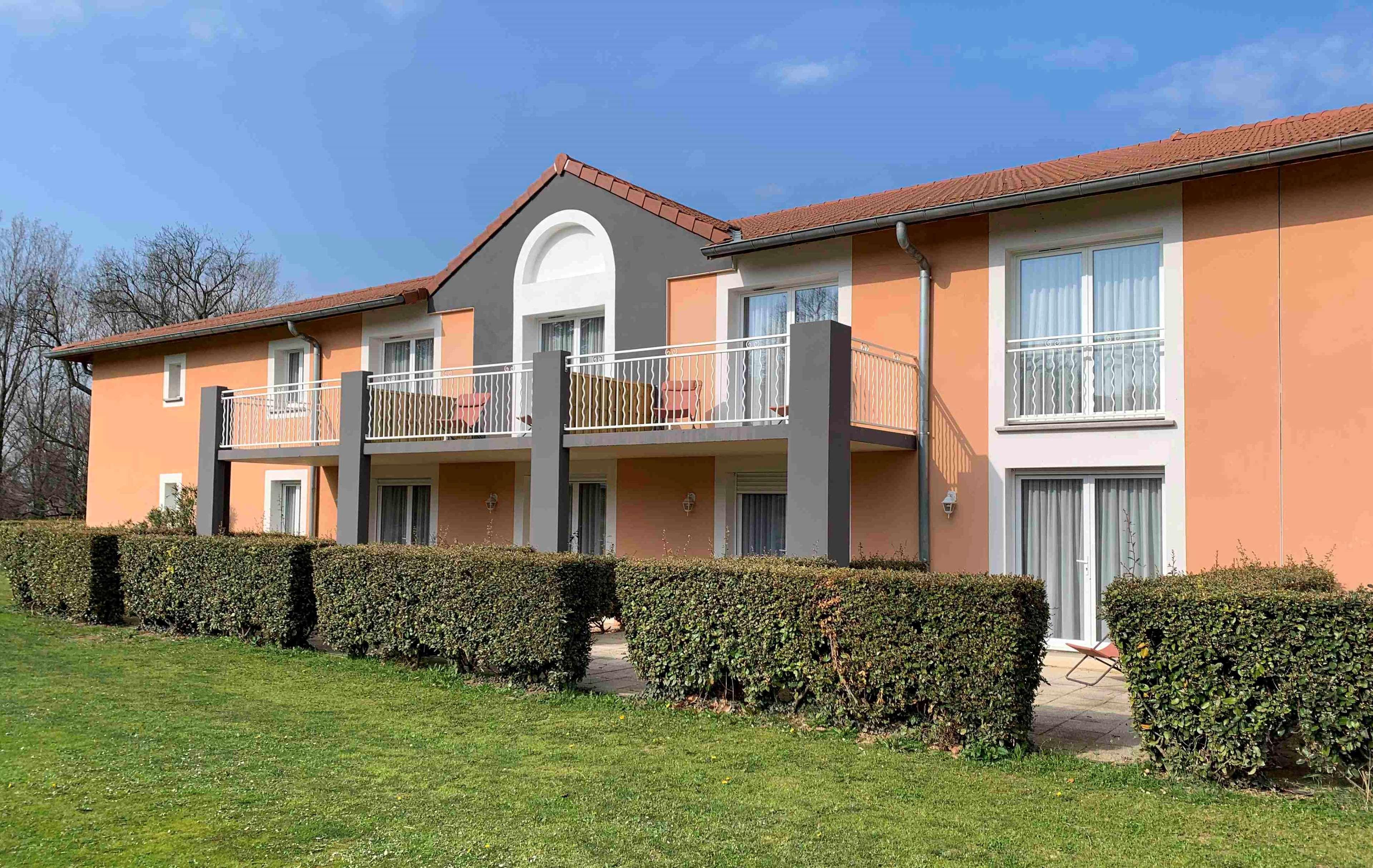 Best Western Golf D'Albon Bagian luar foto