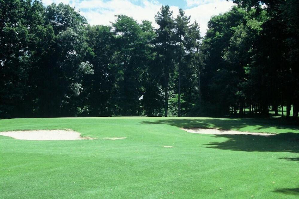 Best Western Golf D'Albon Bagian luar foto