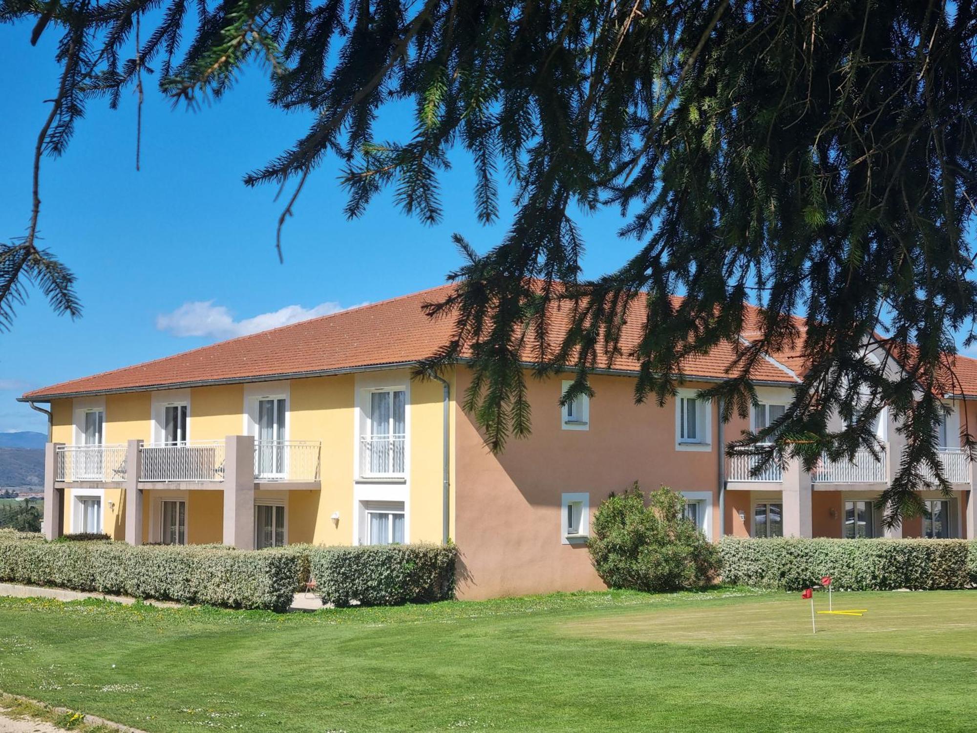 Best Western Golf D'Albon Bagian luar foto