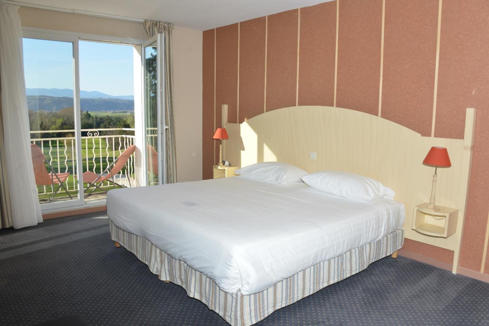 Best Western Golf D'Albon Bagian luar foto