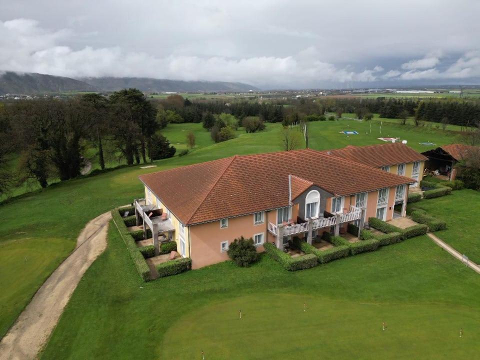 Best Western Golf D'Albon Bagian luar foto