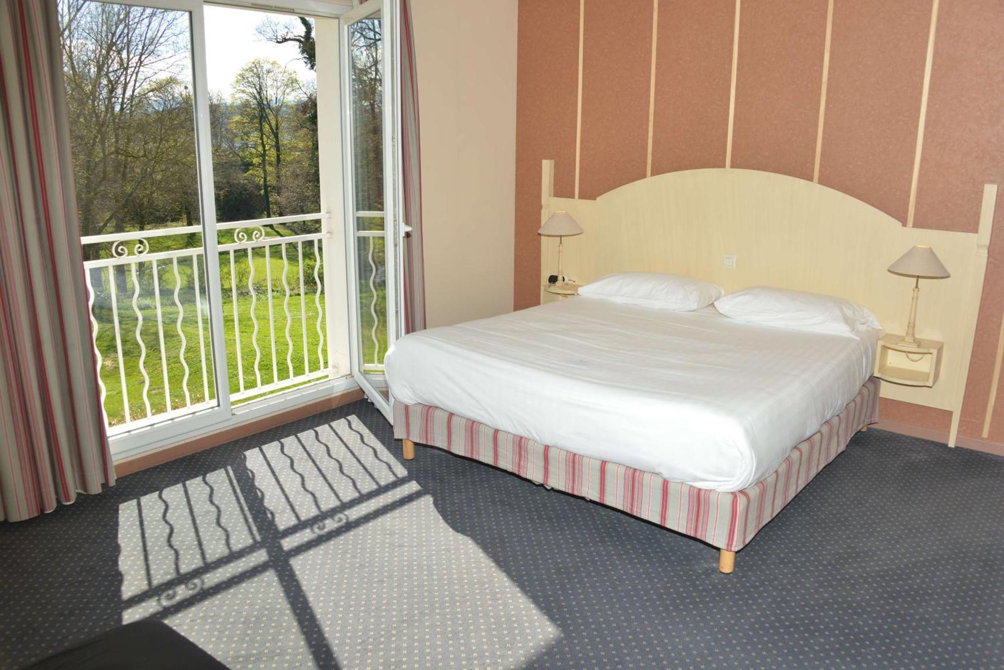Best Western Golf D'Albon Bagian luar foto