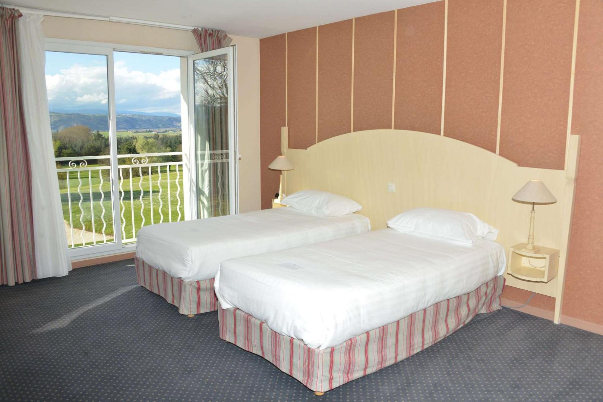 Best Western Golf D'Albon Bagian luar foto