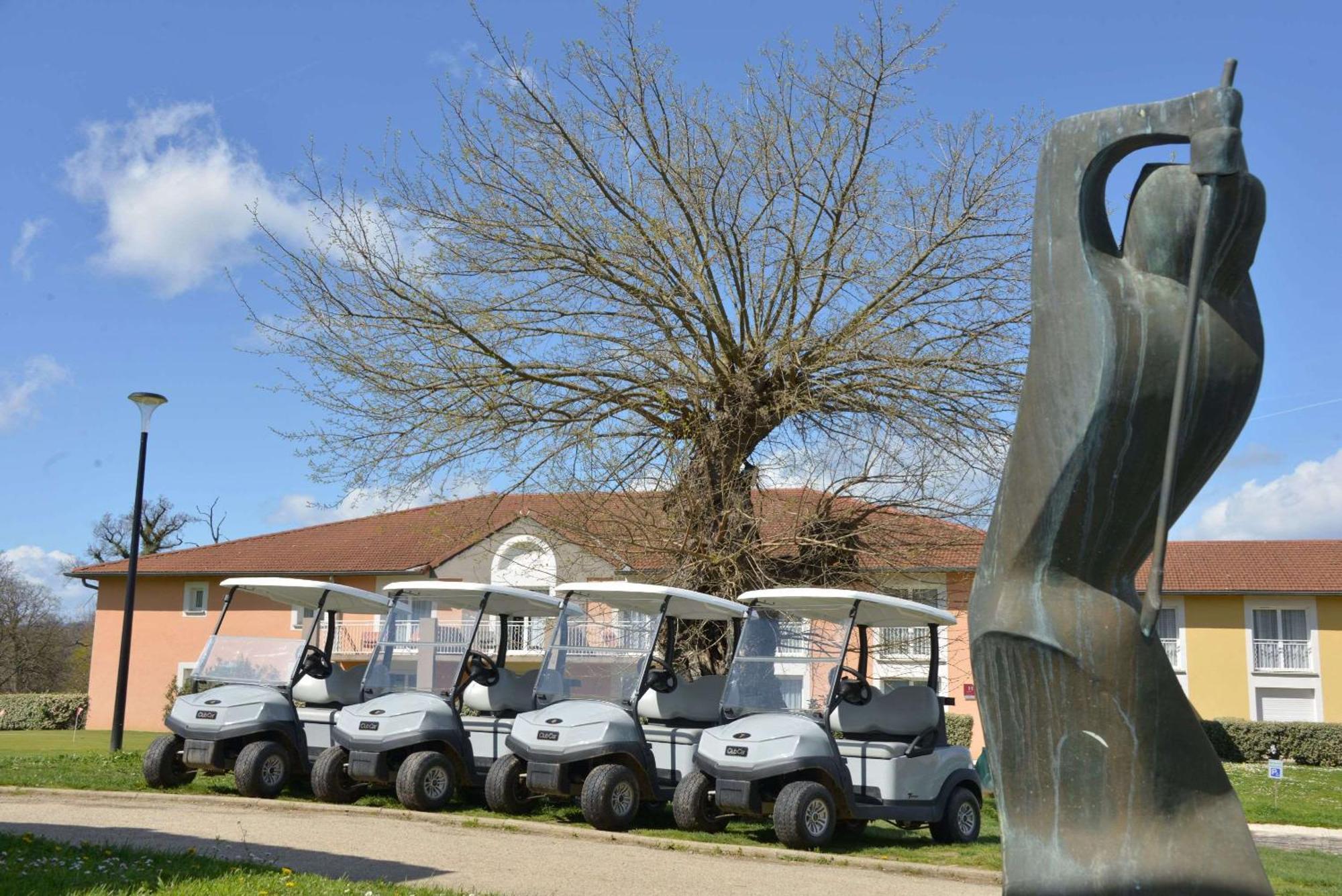 Best Western Golf D'Albon Bagian luar foto