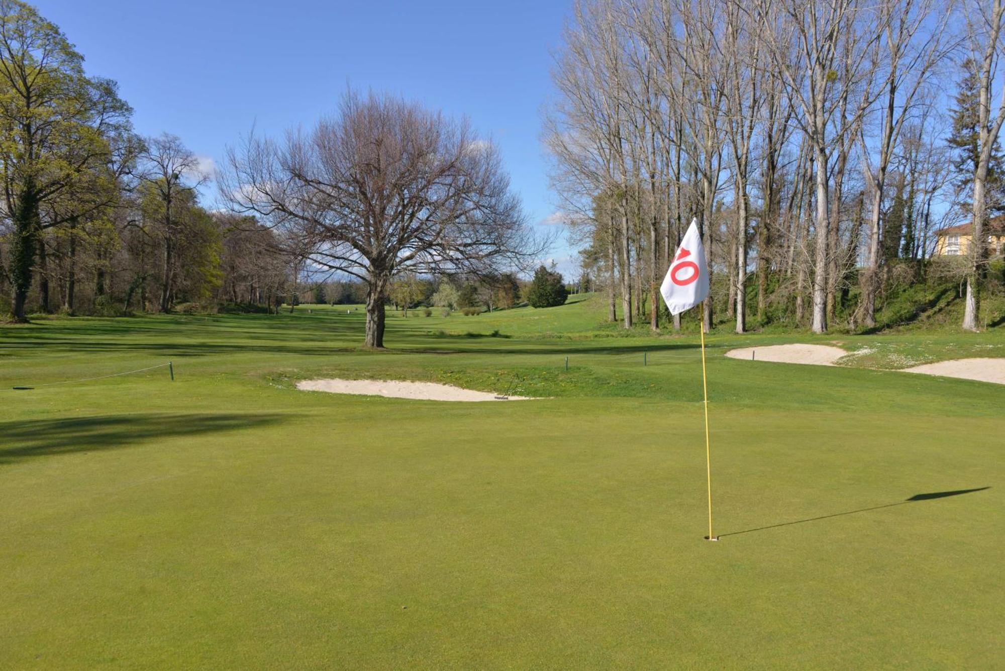 Best Western Golf D'Albon Bagian luar foto