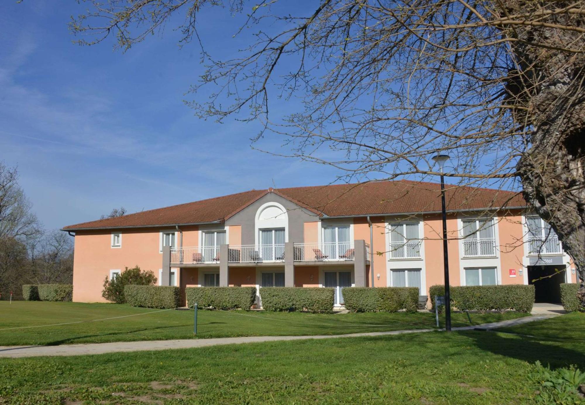 Best Western Golf D'Albon Bagian luar foto